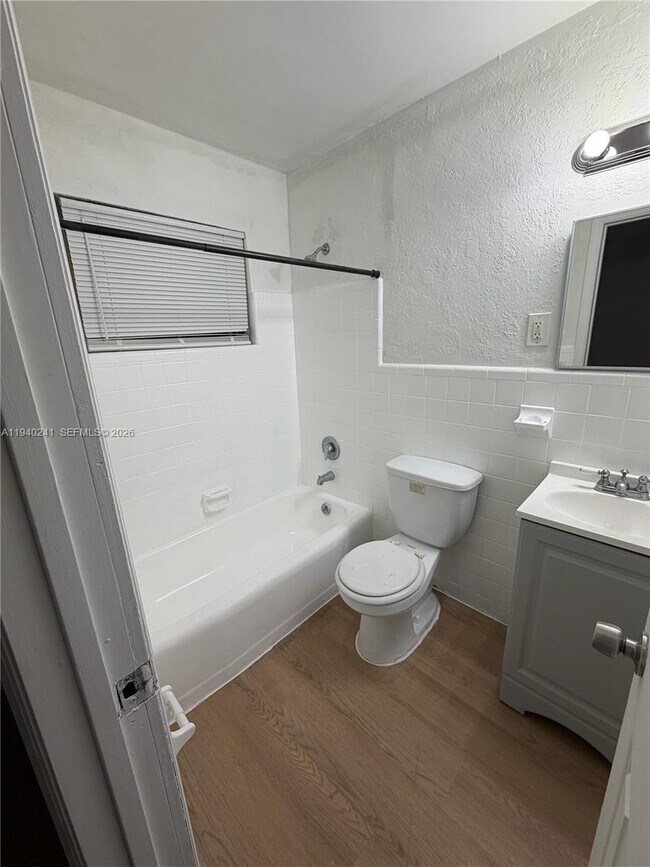 Building Photo - 1221 NW 5th Ave