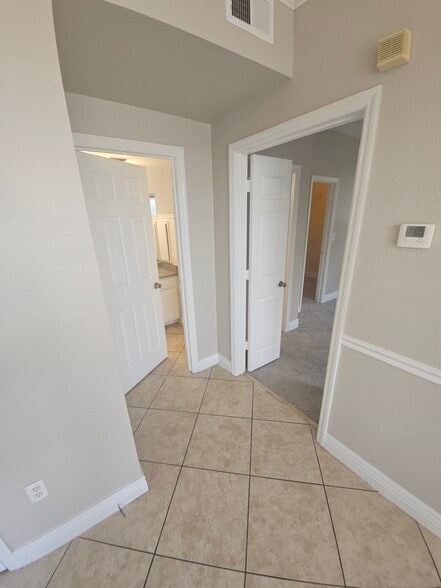 Building Photo - 3726 Palm Desert Ln