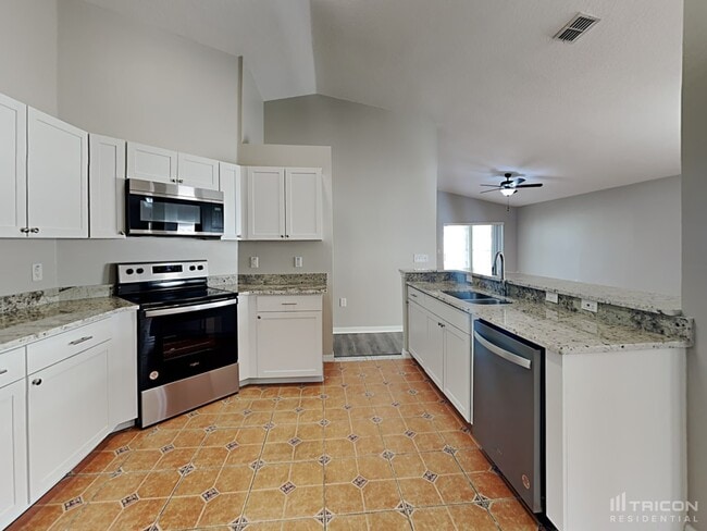 Building Photo - 14131 Colonial Spring Way
