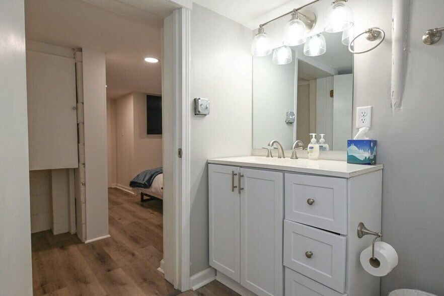 Building Photo - 840 Bobbin Mill Rd