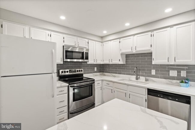 Building Photo - 12317 Wadsworth Way