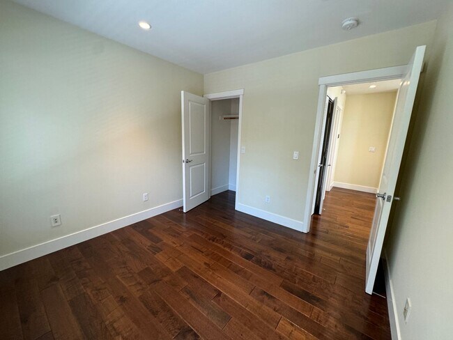 Building Photo - Modern 2 Bed / 1.5 Bath Home w/ Rooftop Deck; Garage w/ EV Outlet
