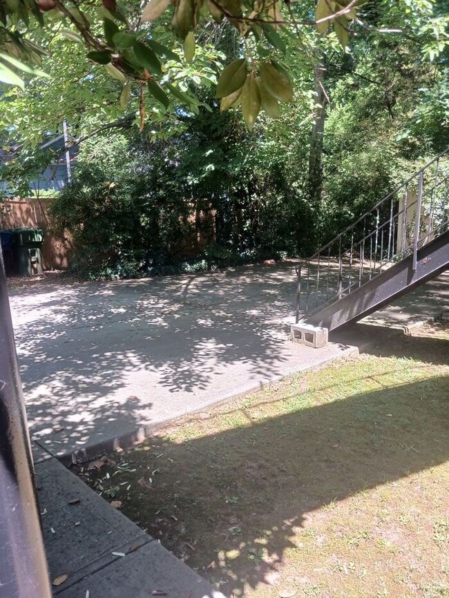 Building Photo - Come Lease at Virginia Highland/Morningside! Don’t miss this amazing offer!