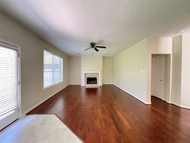 Building Photo - 23807 River Pl Dr
