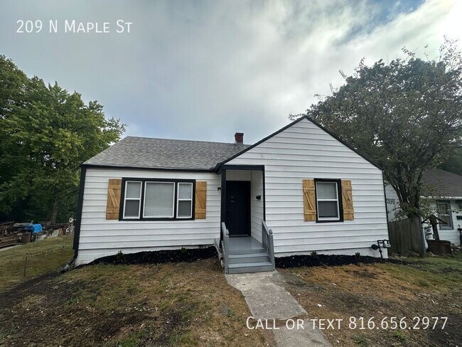 Primary Photo - 209 N Maple Ave