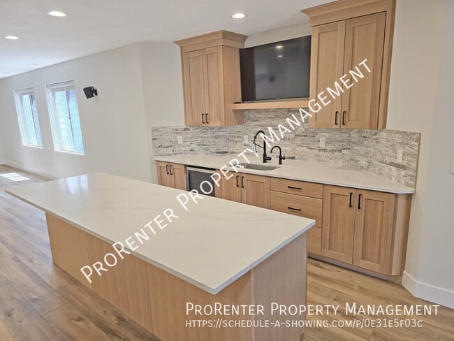 Building Photo - 843 Eaglepointe Dr