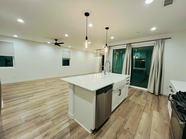 Building Photo - Tesoro Viejo Home- this is home and the community is unlike anything you've experienced before!