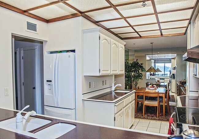 Building Photo - 301 N 1st St