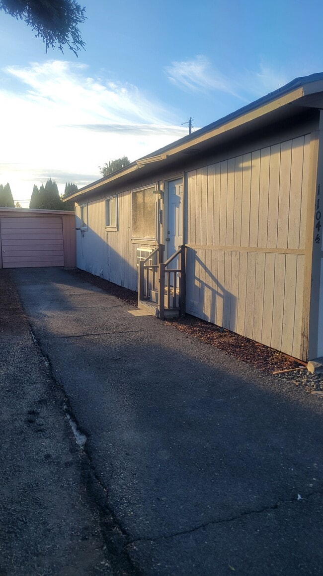 Drive way - 1104 S 40th Ave