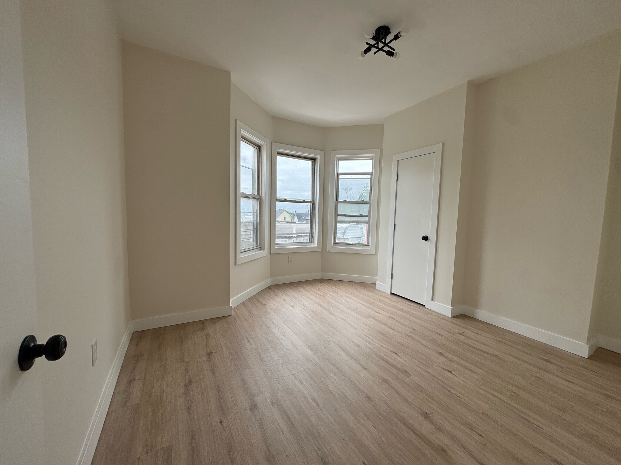 184 Virginia Ave 3R - 186 Virginia Ave