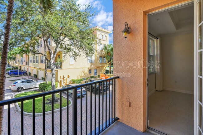 Building Photo - 2441 San Pietro Cir