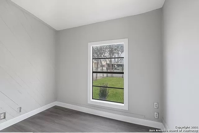 Building Photo - 1818 W Ridgewood Ct