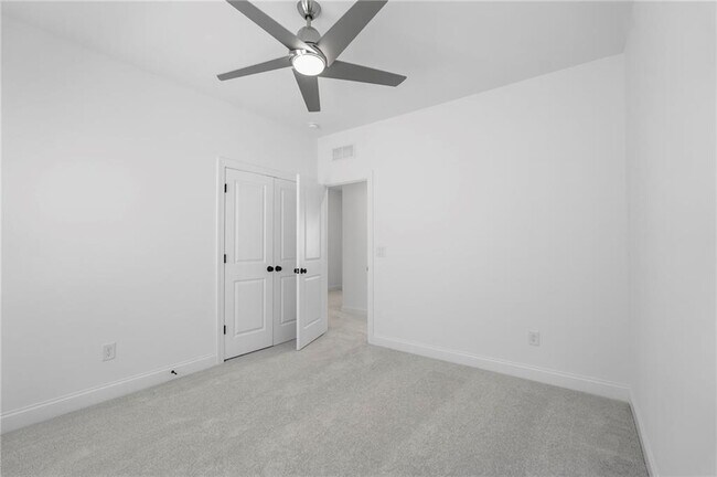 Building Photo - 1042 Winding Br Dr