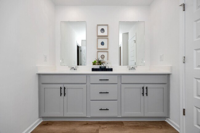 Building Photo - BRAND NEW 3 Bed 2.5 bathroom townhomes in Madison!