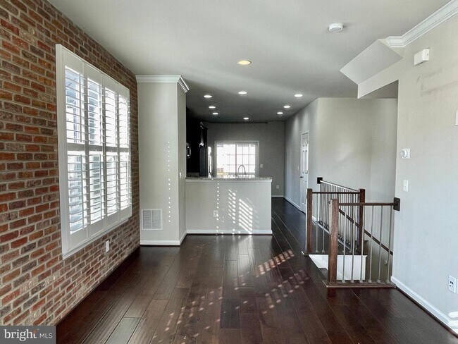 Building Photo - 201 Woodstream Cir