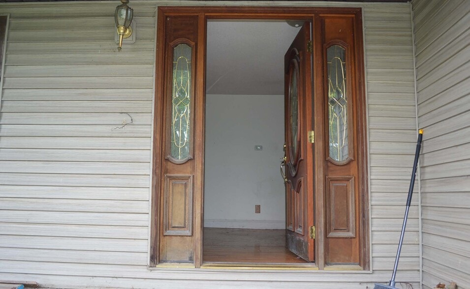 Building Photo - 5681 Fullview Heights Dr