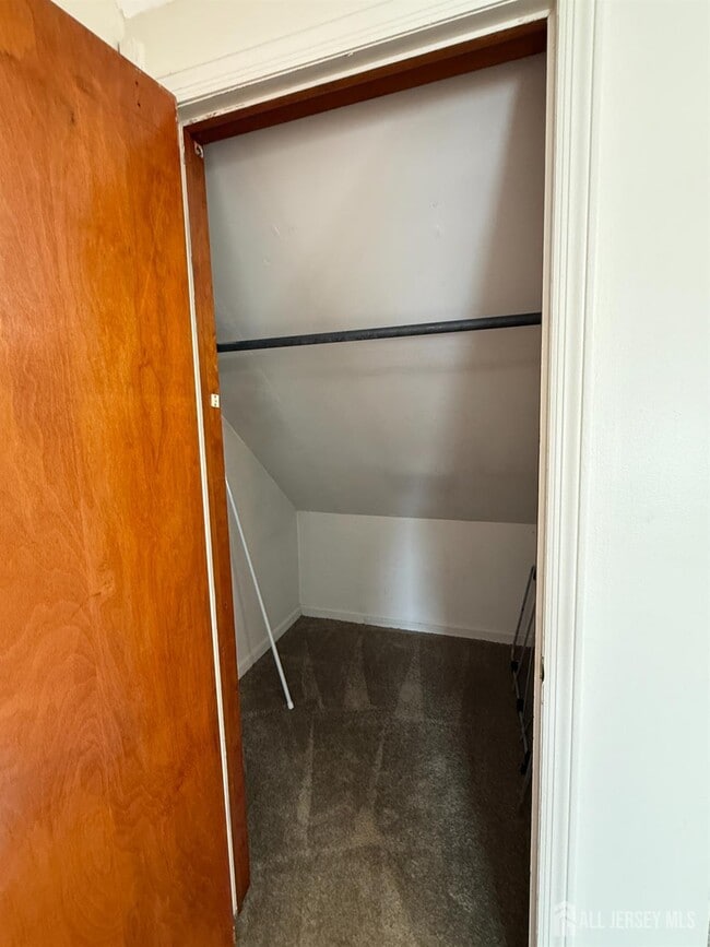 Building Photo - 20 Broadway