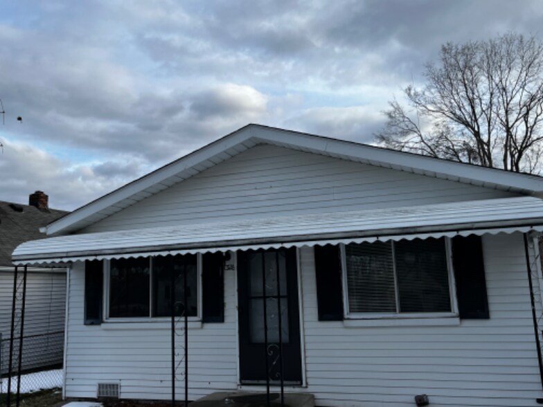 Building Photo - 1326 Davis St
