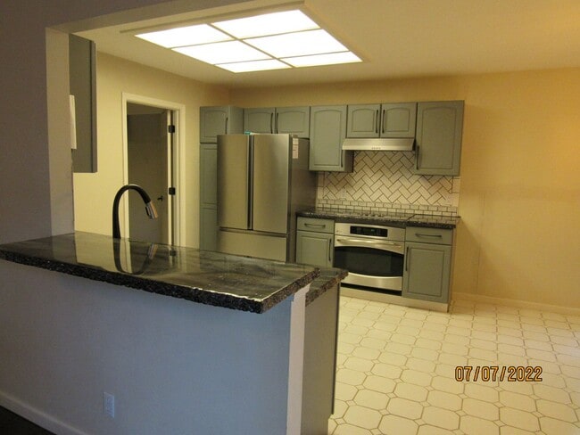 Building Photo - 3 bedroom house in Lake Ozark for rent