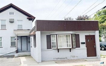 Building Photo - 150 S Cherry St