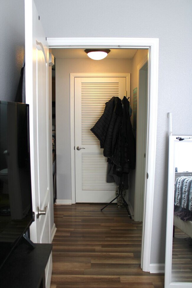 Building Photo - Beautiful 1 Bedroom Condo in Arvada.