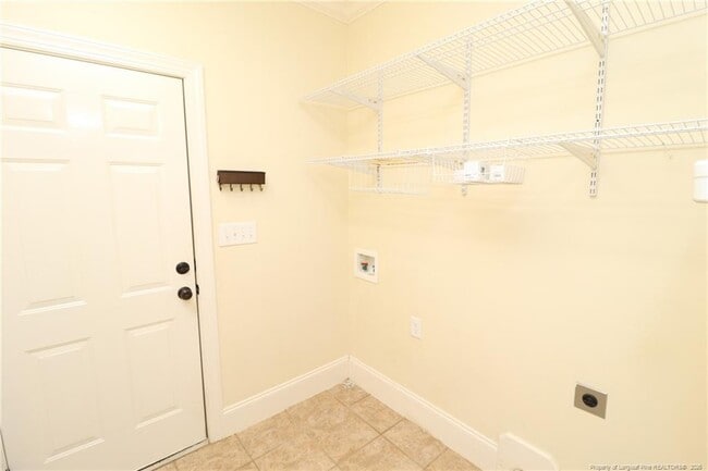 Building Photo - 7124 Blue Juniper Ct