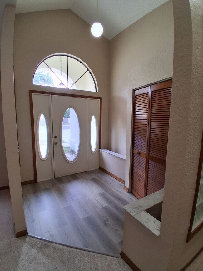 Building Photo - Centrally Located Corner Lot