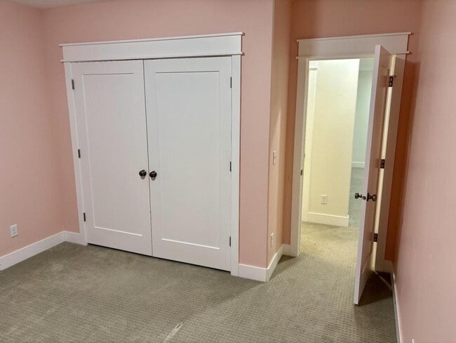 Building Photo - 4392 Booner St