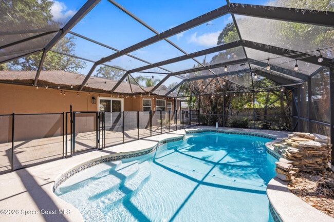 Building Photo - 6080 Chapman St