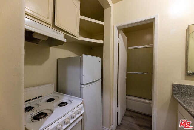 Building Photo - 947 Westmoreland Ave