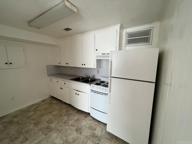 Building Photo - 505 Mimi Ln