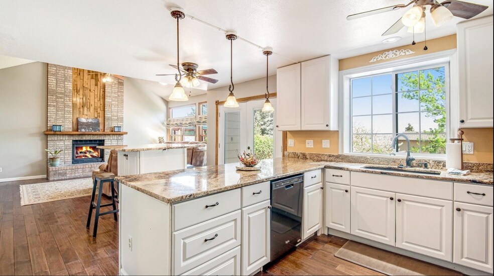 Building Photo - 8261 W Portland Ave