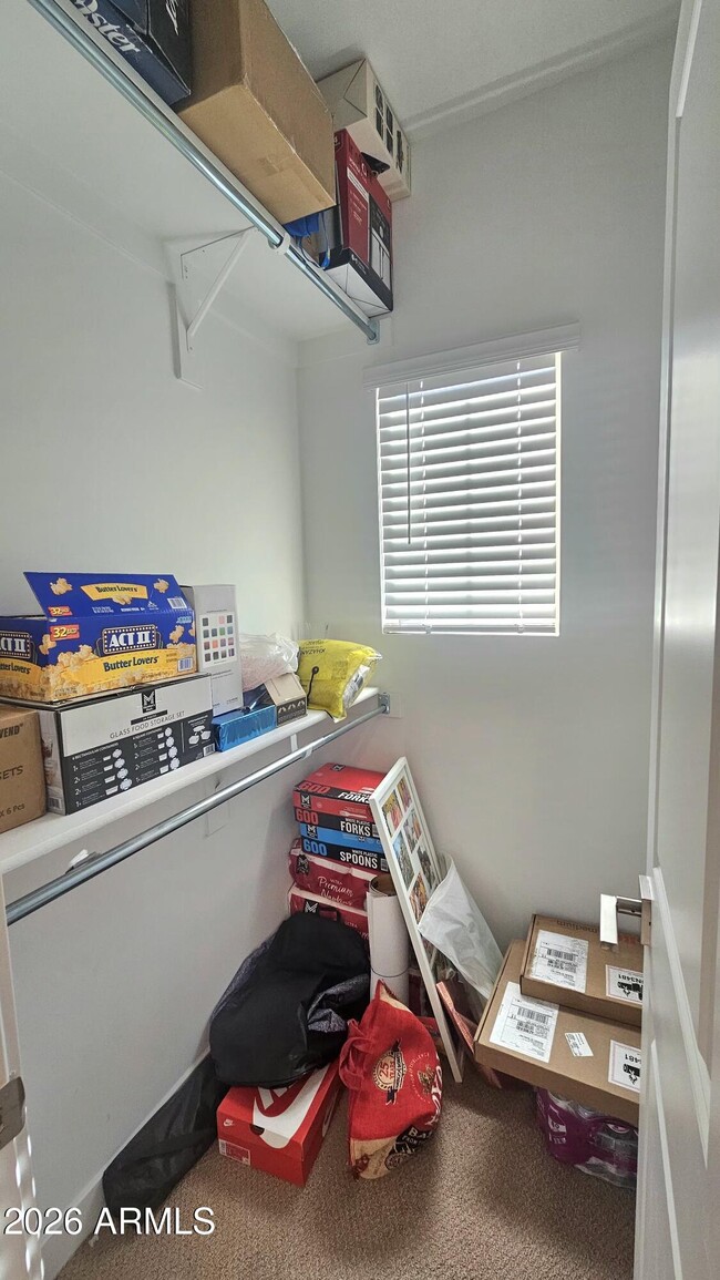 Building Photo - 2818 W Red Fox Rd