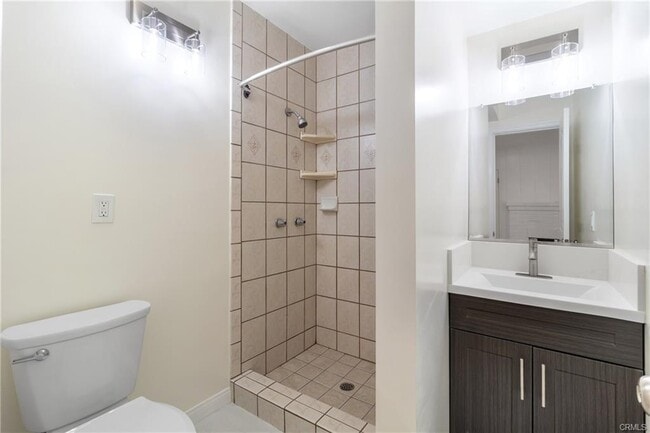 Building Photo - 14724 Strathern St