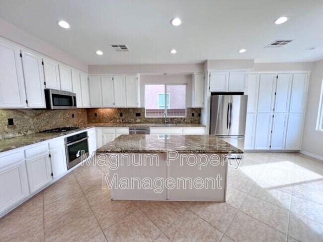 Building Photo - 31651 McCartney Dr