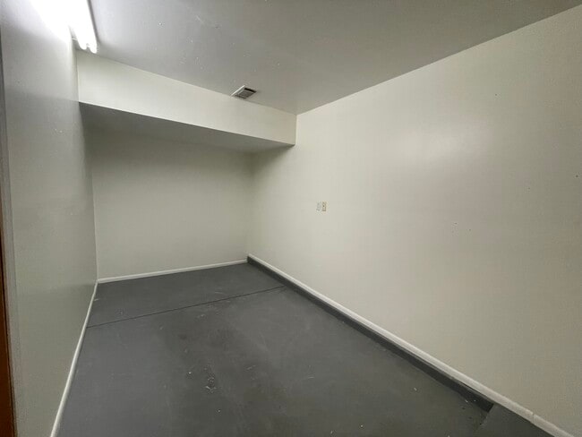 Building Photo - 5323 Red Mesa Ave SW