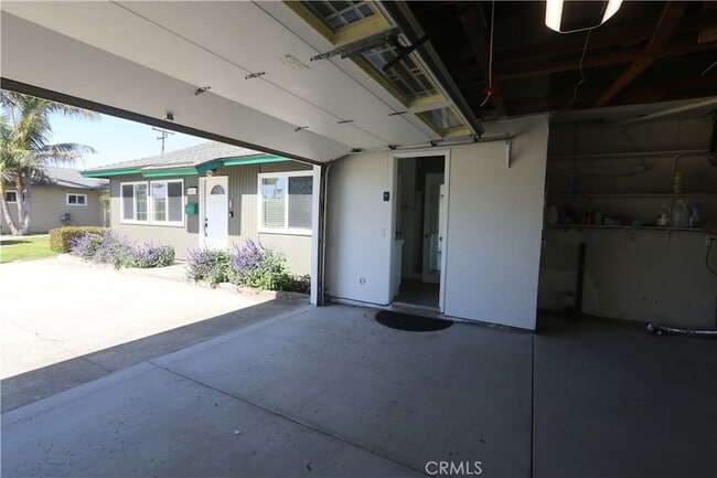 Building Photo - 16572 Patricia Ln