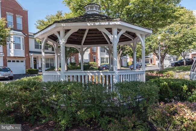 Building Photo - 10706 Symphony Way