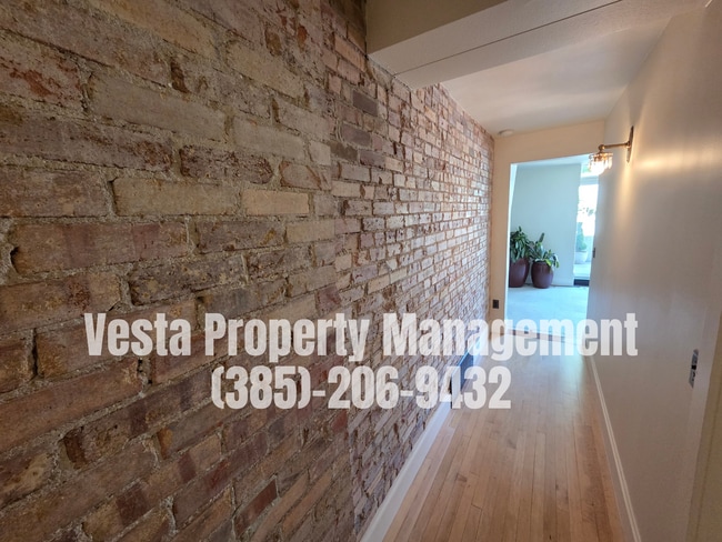 Building Photo - 2583 Brinker Ave