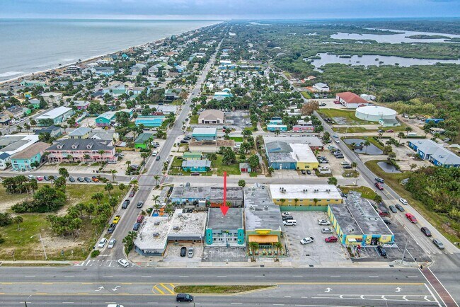 Building Photo - AVAILABLE MARCH 15TH 2026 -Downtown Flagler Beach Furnished 3 bedroom 1 bath!