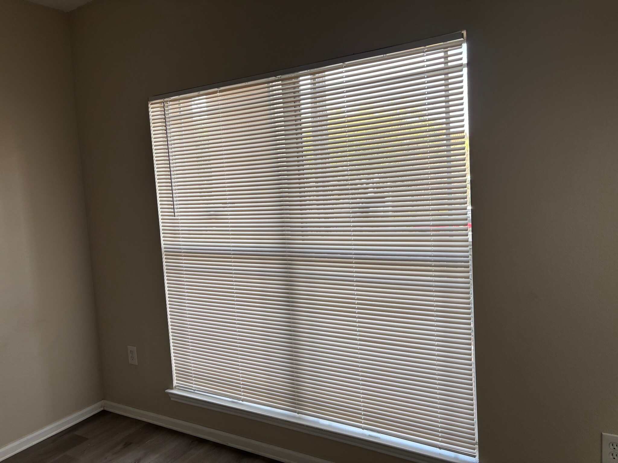 Building Photo - 1216 S Missouri Ave