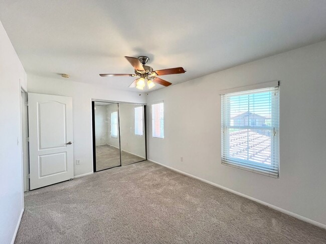 Building Photo - SPACIOUS 4BD/2.5BA HOME IN ALIANTE W/ FRESH PAINT, NEW FLOORING