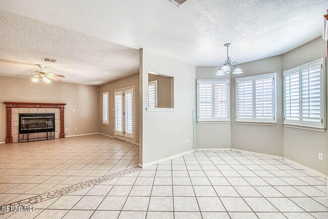 Building Photo - 6076 Los Siglos Dr