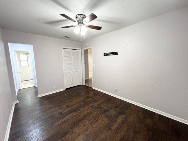 Building Photo - Charming 1 bedroom, 1 bathroom with 600 sq...