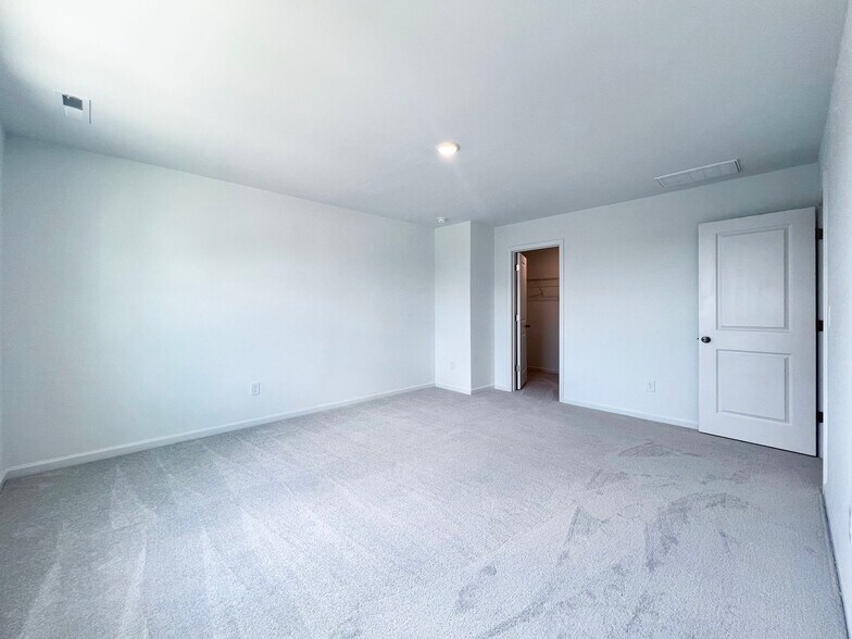 Building Photo - 1421 Jay Rd