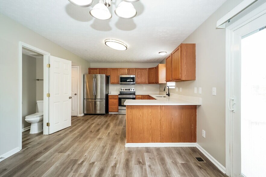 Building Photo - 5718 Cruiser Ave