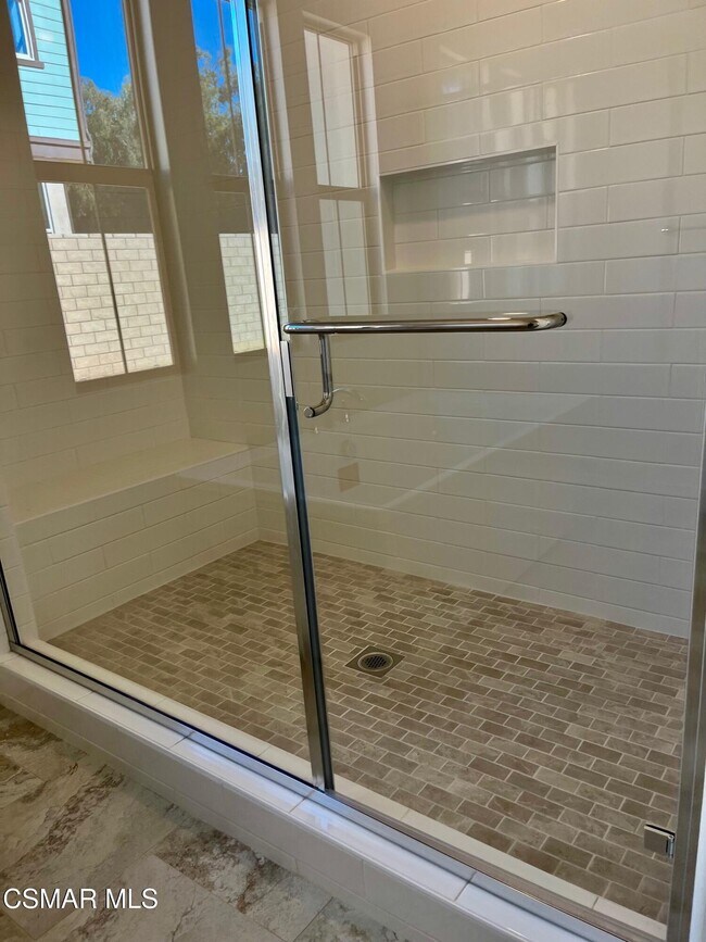 Building Photo - 779 Edward Scholle Dr