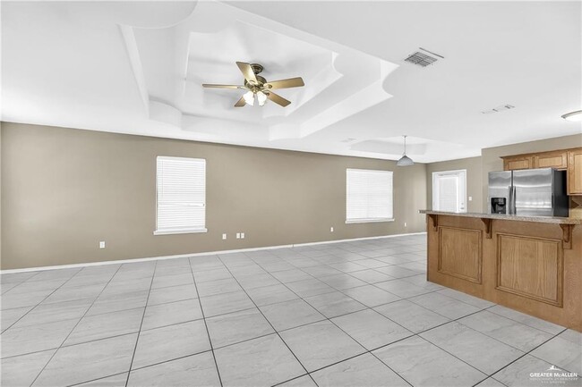 Building Photo - 11 River Bend Dr