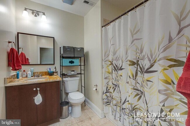 Building Photo - 604 Harvard St NW