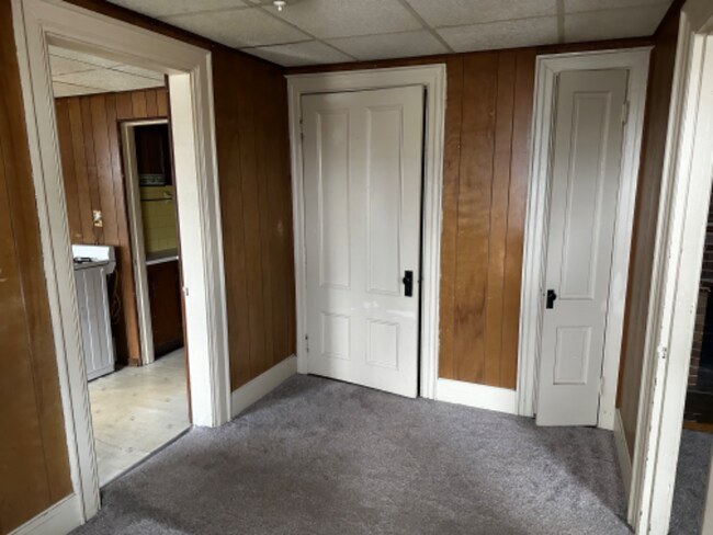 Building Photo - 243 Main St